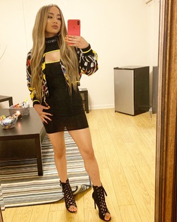 Ally Brooke feet photo thumbnail