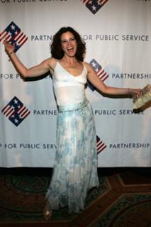 Ally Sheedy feet photo thumbnail