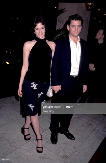 Ally Sheedy feet photo thumbnail