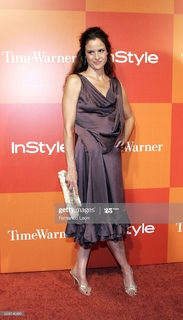 Ally Sheedy feet photo thumbnail