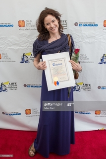 Ally Sheedy feet photo thumbnail