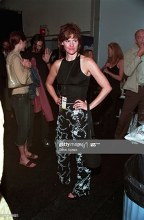 Ally Sheedy feet photo thumbnail