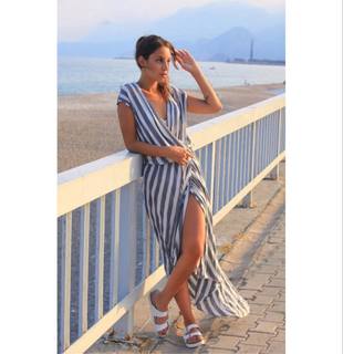 Almila Bagriacik feet photo 8