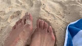 Alodia Gosiengfiao feet photo 16