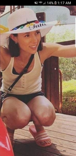 Alona Tal feet photo thumbnail