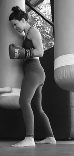 Alona Tal feet photo thumbnail