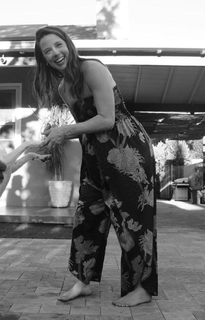 Alona Tal feet photo thumbnail