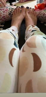 Alona Tal feet photo thumbnail