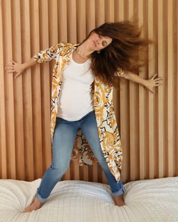 Alona Tal feet photo thumbnail