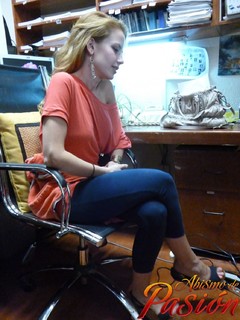 Altair Jarabo feet photo thumbnail