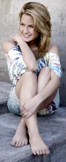 Altair Jarabo feet photo thumbnail