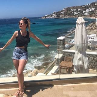 Altair Jarabo feet photo thumbnail