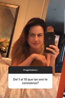 Altair Jarabo feet photo thumbnail