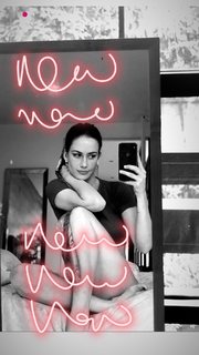 Altair Jarabo feet photo thumbnail