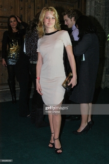 Altair Jarabo feet photo thumbnail