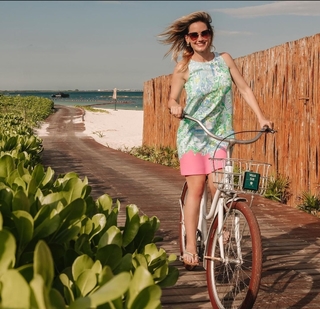 Altair Jarabo feet photo thumbnail