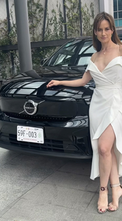 Altair Jarabo feet photo thumbnail