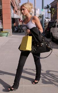 Aly Michalka feet photo thumbnail