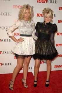 Aly Michalka feet photo thumbnail