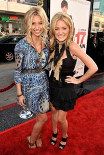 Aly Michalka feet photo thumbnail