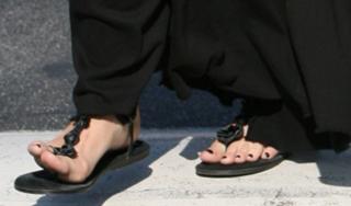 Aly Michalka feet photo thumbnail