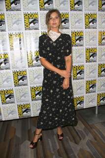 Aly Michalka feet photo thumbnail