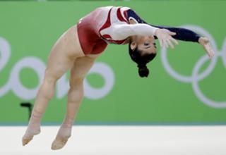 Aly Raisman feet photo thumbnail