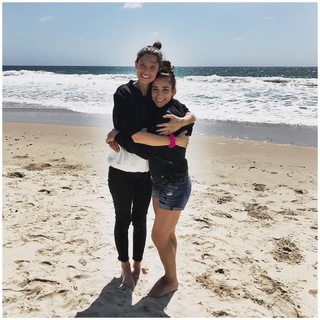 Aly Raisman feet photo thumbnail