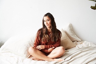 Aly Raisman feet photo thumbnail