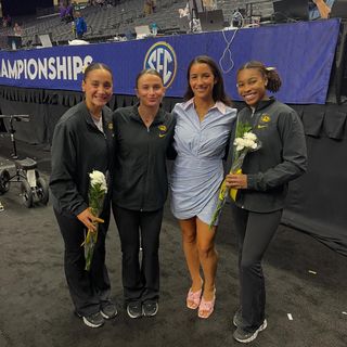 Aly Raisman feet photo thumbnail