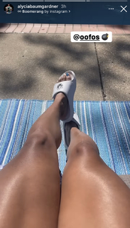 Alycia Baumgardner feet photo 2