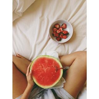 Alycia Debnam-Carey feet photo thumbnail