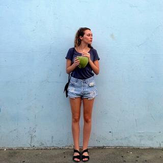 Alycia Debnam-Carey feet photo thumbnail