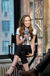 Alycia Debnam-Carey feet photo thumbnail