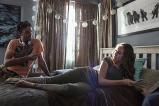 Alycia Debnam-Carey feet photo thumbnail