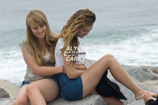 Alycia Debnam-Carey feet photo thumbnail