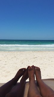 Alycia Debnam-Carey feet photo thumbnail