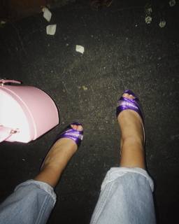 Alycia Debnam-Carey feet photo thumbnail