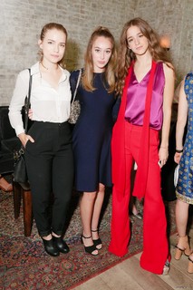 Alycia Debnam-Carey feet photo thumbnail