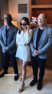 Alycia Debnam-Carey feet photo thumbnail