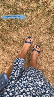 Alycia Debnam-Carey feet photo thumbnail