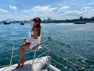 Alycia Debnam-Carey feet photo thumbnail