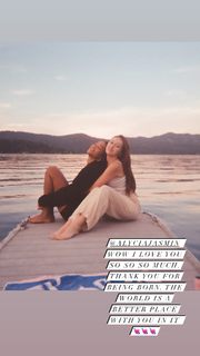 Alycia Debnam-Carey feet photo thumbnail
