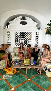 Alycia Debnam-Carey feet photo thumbnail