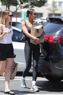 Alycia Debnam-Carey feet photo thumbnail