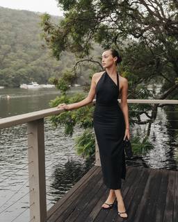 Alycia Debnam-Carey feet photo thumbnail