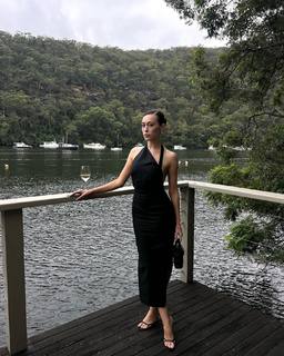 Alycia Debnam-Carey feet photo thumbnail