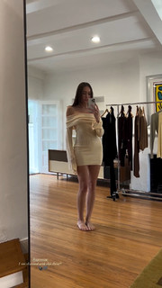 Alycia Debnam-Carey feet photo thumbnail