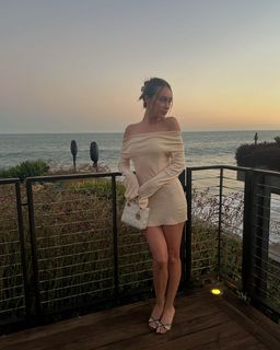 Alycia Debnam-Carey feet photo thumbnail