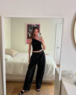 Alycia Debnam-Carey feet photo thumbnail
